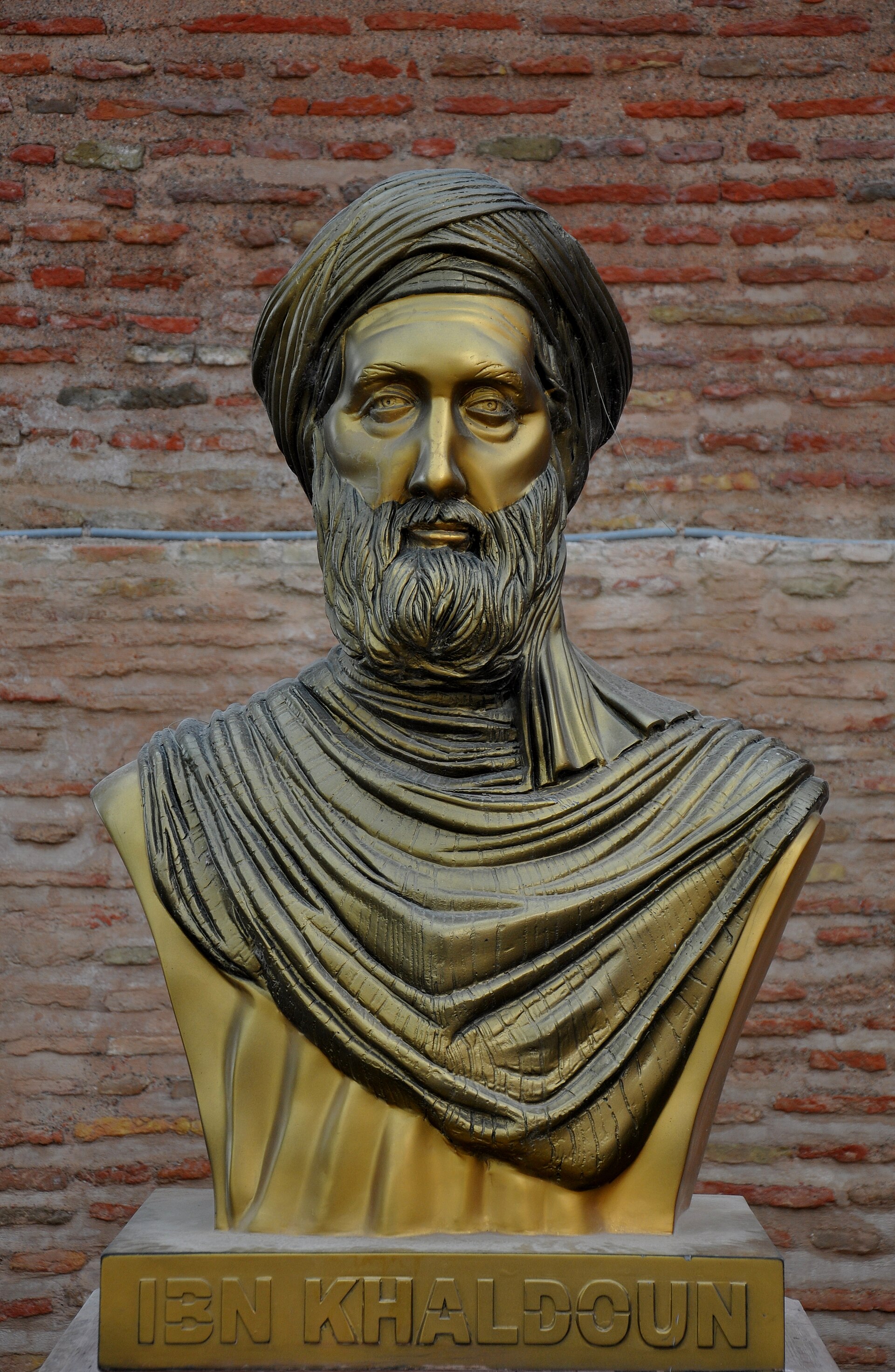 Imagem de referência relacionada a Ibn Khaldun, item descrito como historiógrafo árabe (1332–1406)