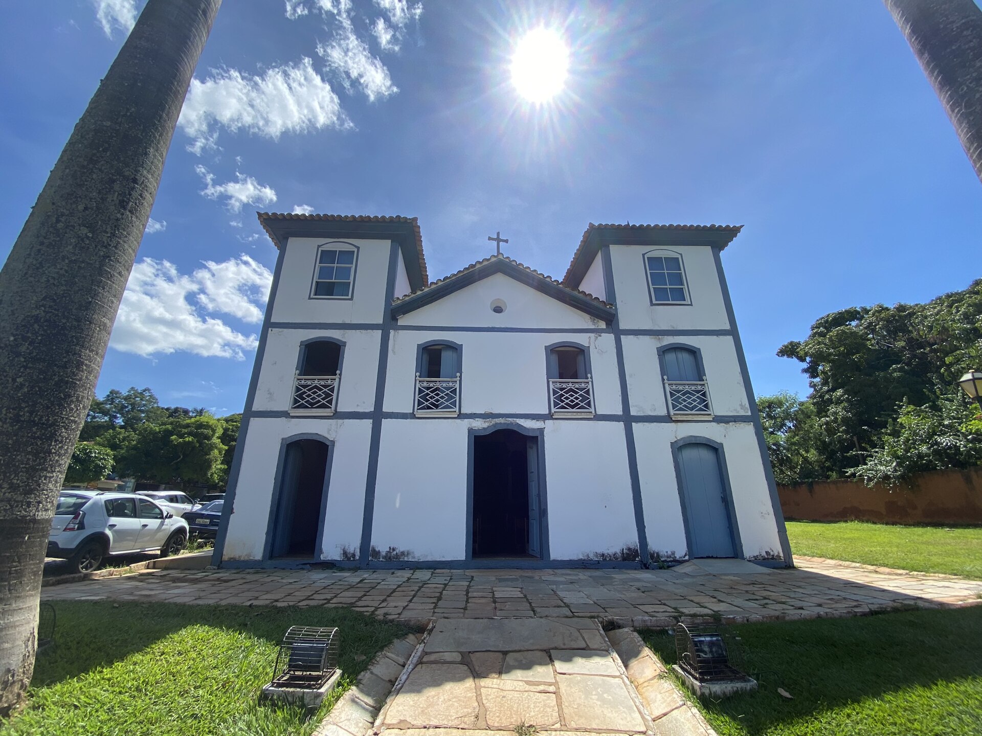 Imagem de referência de Igreja de Nosso Senhor do Bonfim (Pirenópolis), descrito nos dados abertos como igreja em Pirenópolis, Goiás, Brasil