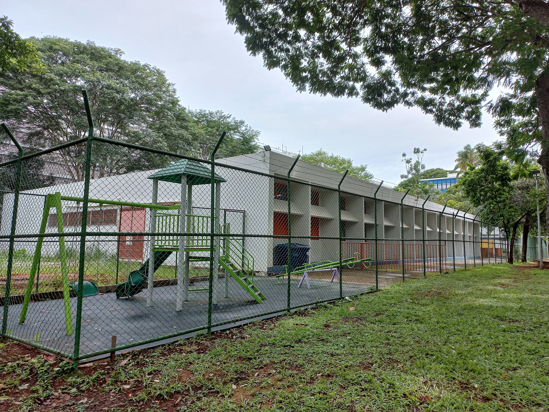 Imagem de referência de Escola Classe 308 Sul, descrito nos dados abertos como bem tombado em Brasília, Distrito Federal, Brasil