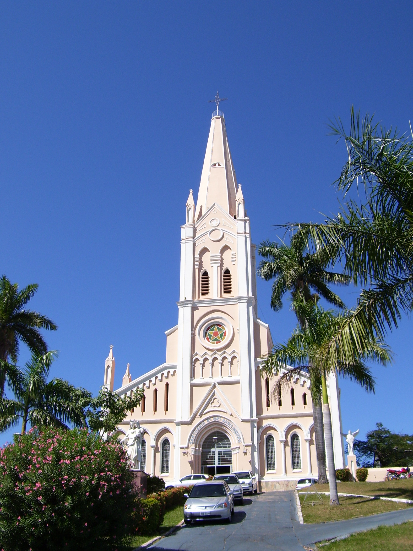 Imagem de referência de Igreja de Nossa Senhora Auxiliadora, descrito nos dados abertos como templo católico em Cuiabá, Mato Grosso