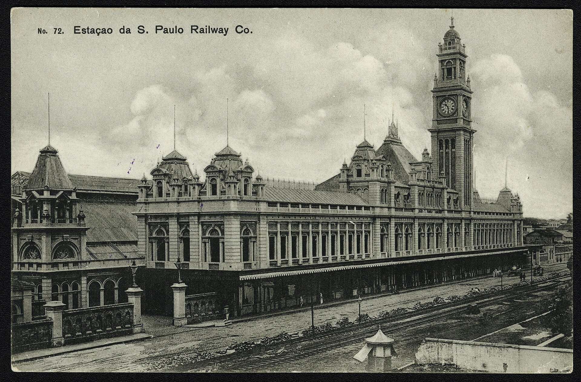 Imagem de referência de Nº72. Estação da S. Paulo Railway Co, descrito nos dados abertos como item da Coleção Cartões Postais, no Museu Paulista