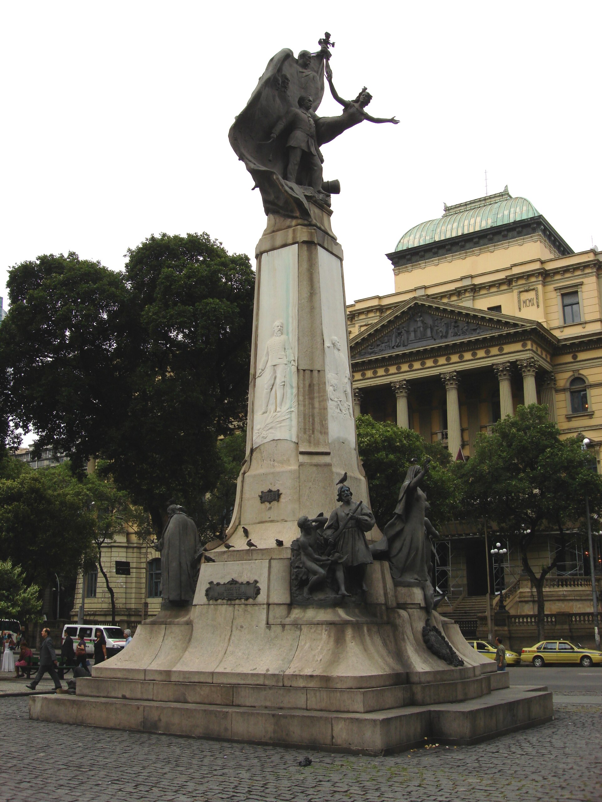 Imagem de referência de Monumento ao Marechal Floriano Peixoto, descrito nos dados abertos como monumento no Rio de Janeiro