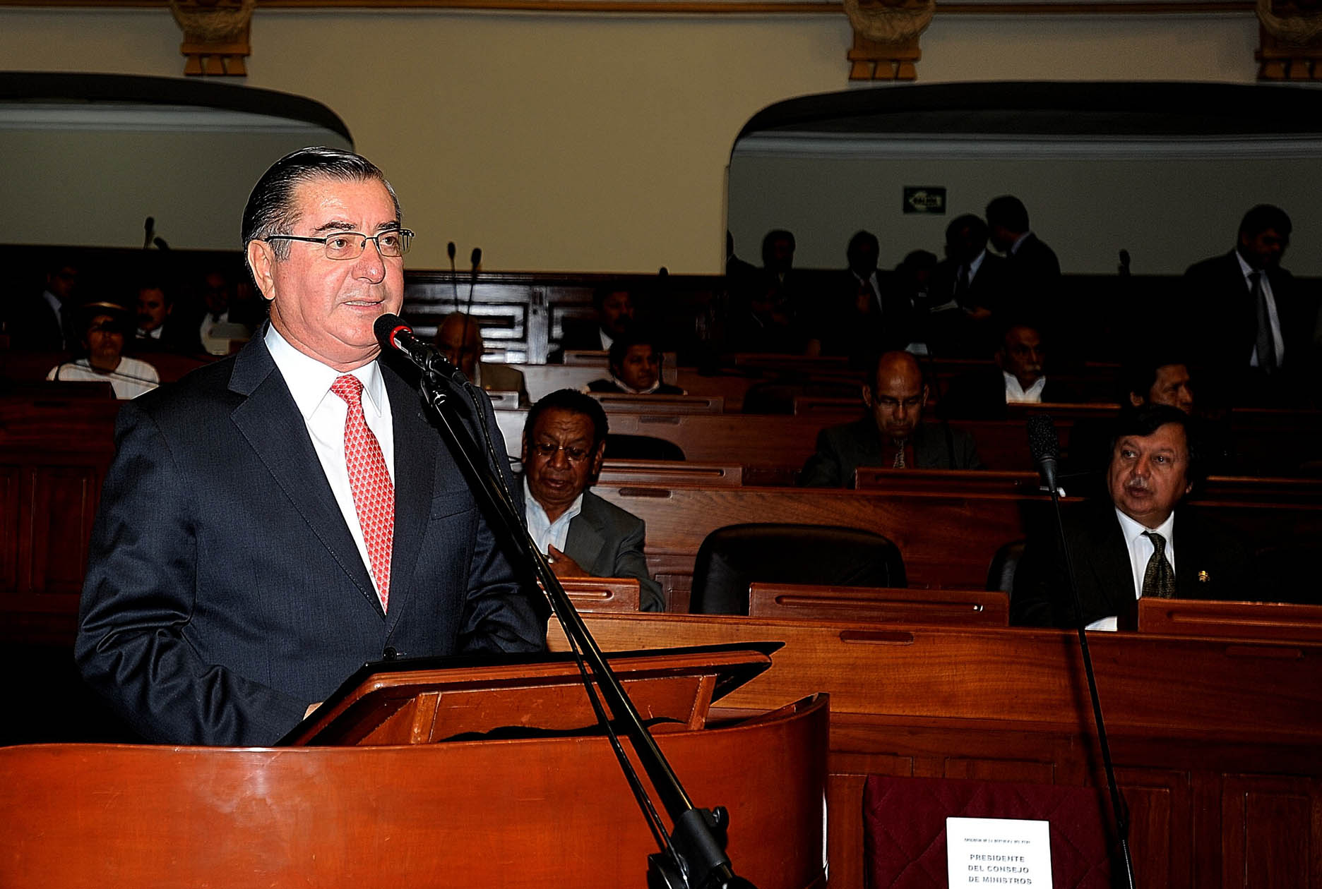 Imagem de referência relacionada a Oscar Valdés, item descrito como oficial militar, Peru