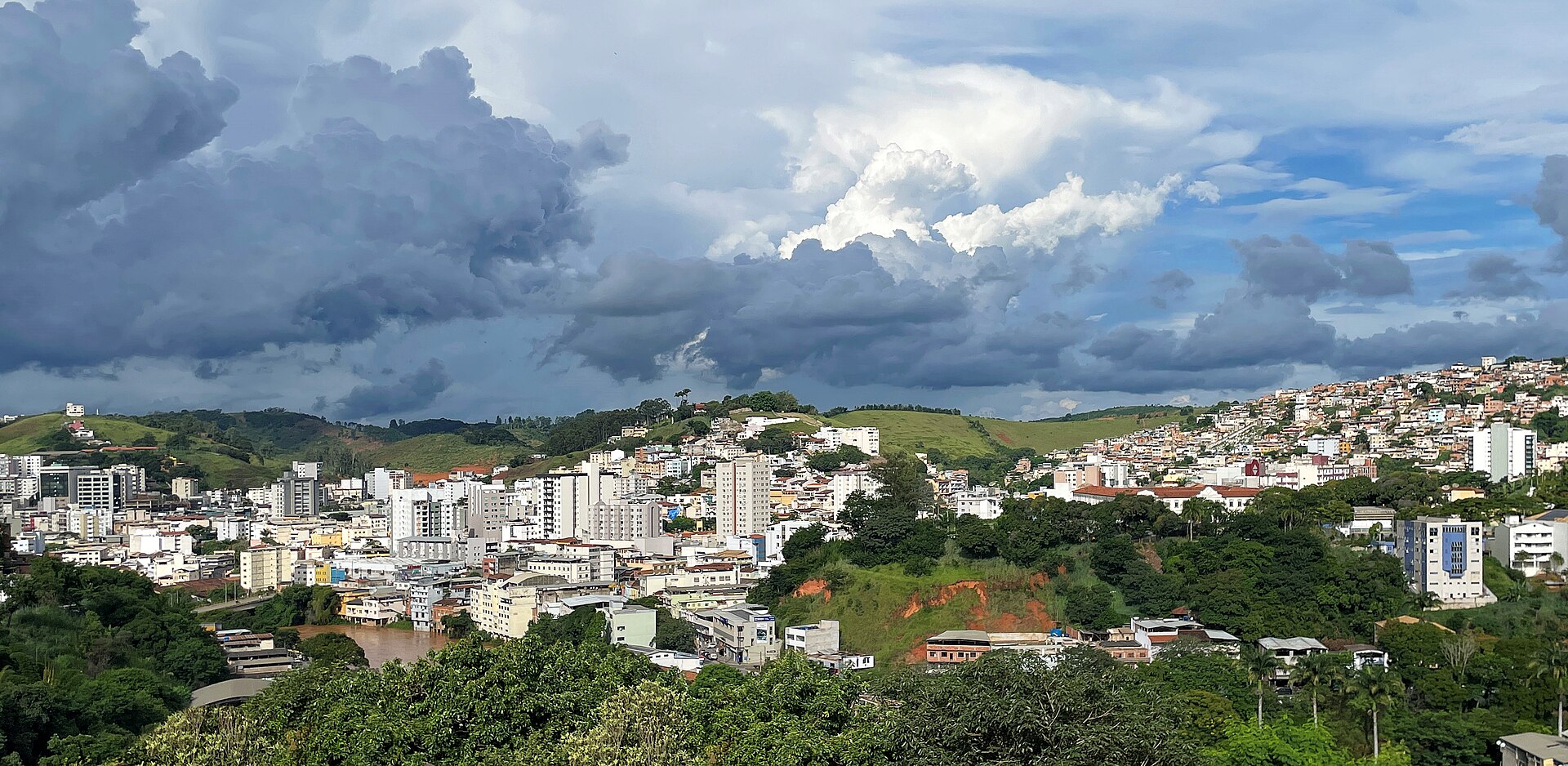 Imagem de referência de Ponte Nova, descrito nos dados abertos como município brasileiro do estado de Minas Gerais