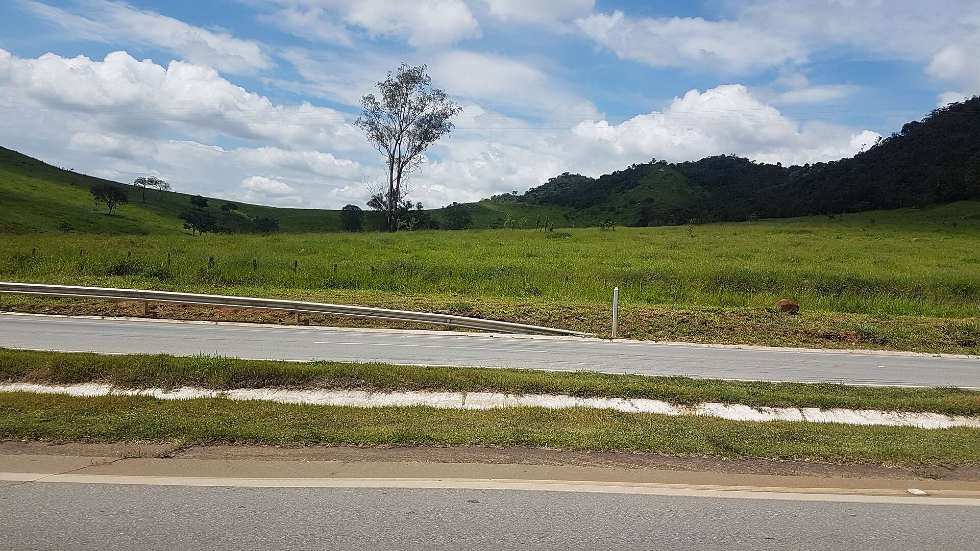Imagem de referência de Fazenda Soledade, descrito nos dados abertos como fazenda no município brasileiro de Mateus Leme