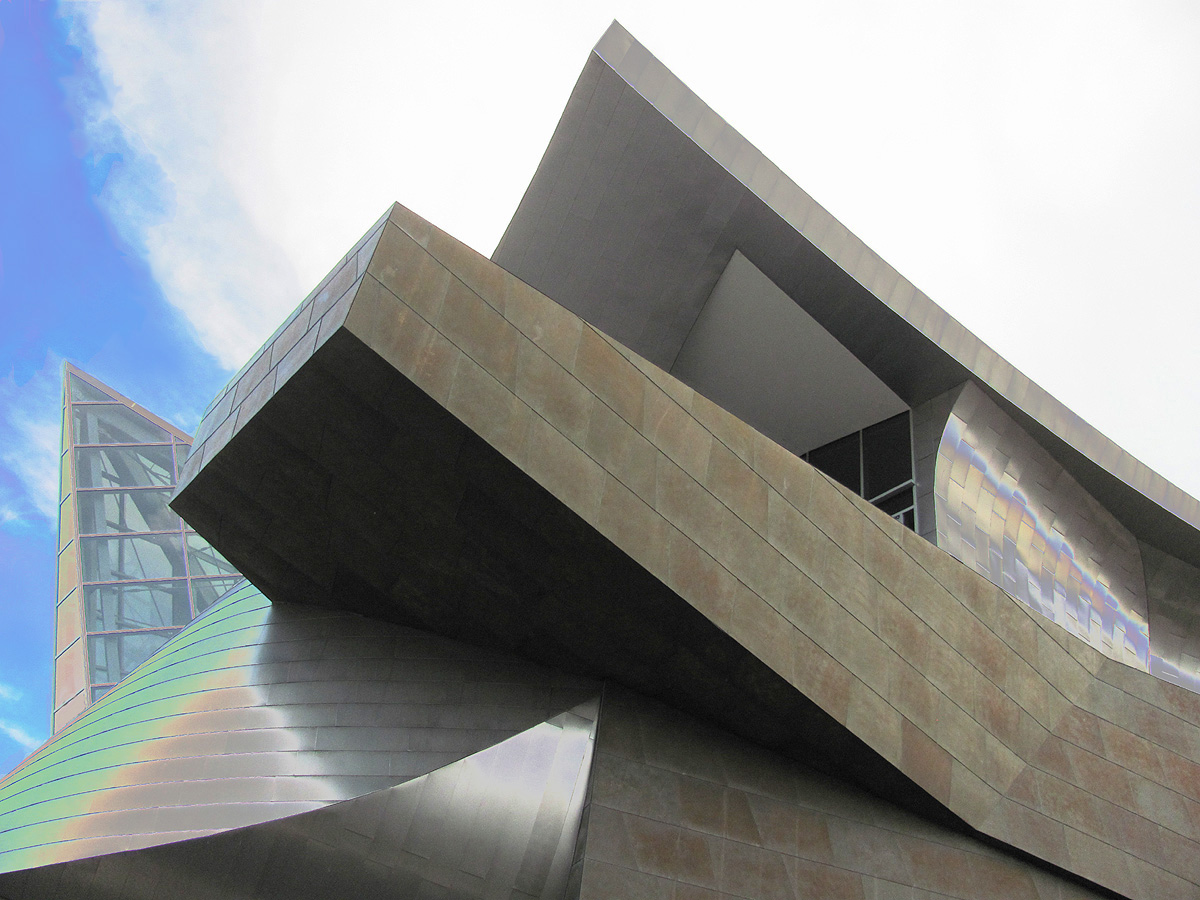 Imagem de referência de Museu de Arte Taubman, descrito nos dados abertos como museu em Roanoke, Virgínia