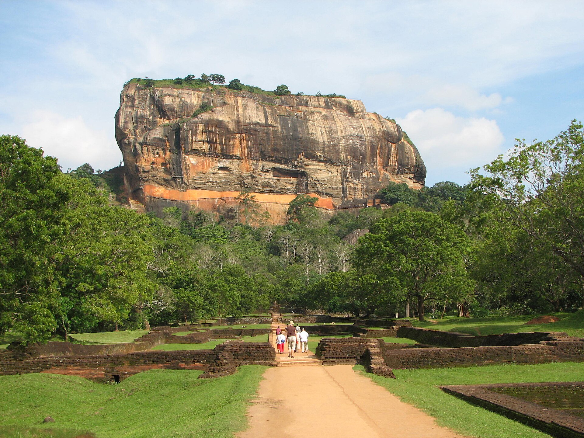 Imagem de referência relacionada a Cidade Antiga de Sigiriya, item descrito como registro de referência sobre Cidade Antiga de Sigiriya, organizado a partir de dados estruturados abertos