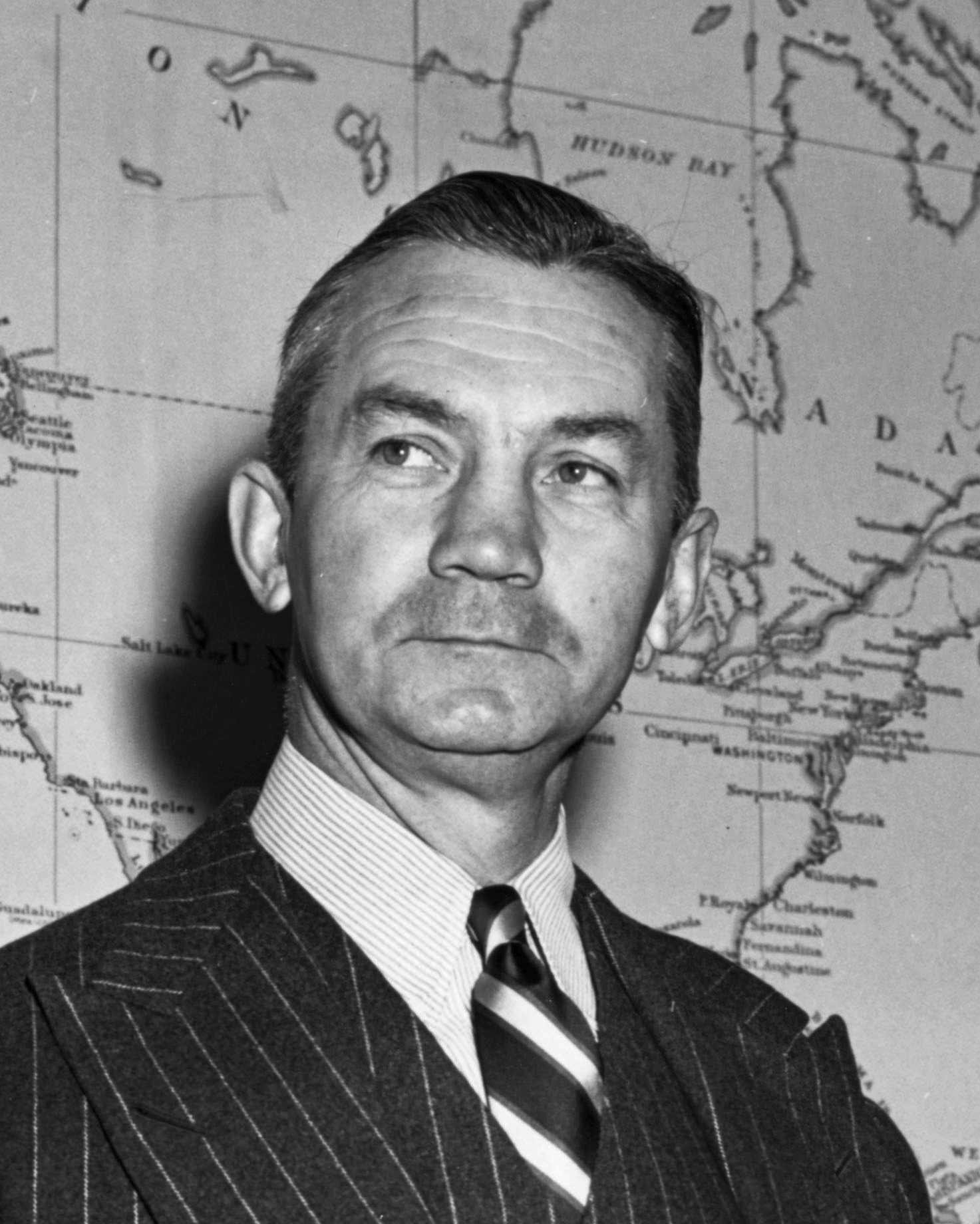 Imagem de referência relacionada a James Forrestal, item descrito como oficial militar, Estados Unidos