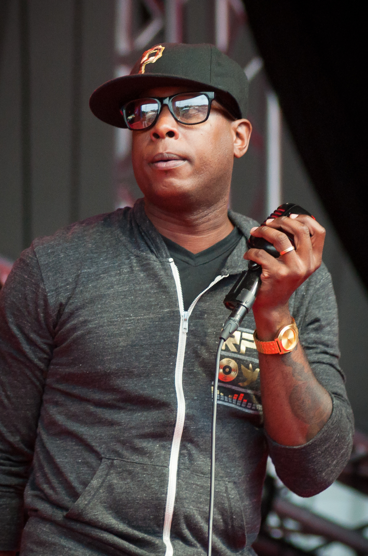 Imagem de referência relacionada a Talib Kweli, item descrito como registro de referência sobre Talib Kweli, organizado a partir de dados estruturados abertos
