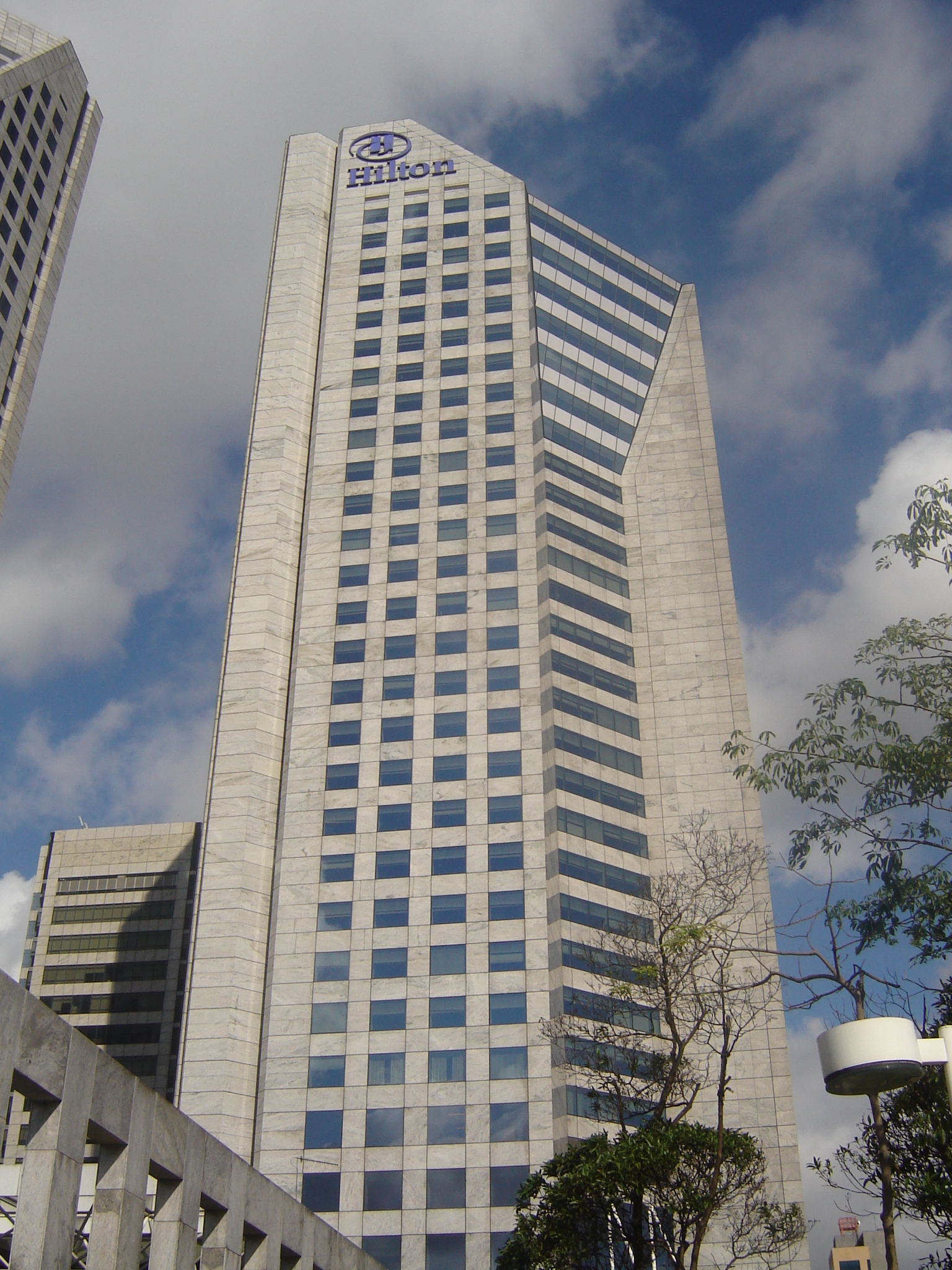 Imagem de referência de Hotel Hilton, descrito nos dados abertos como hotel em São Paulo, Brasil