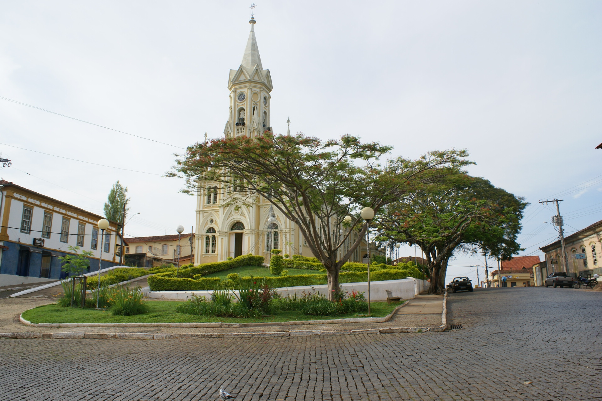 Imagem de referência de Entre Rios de Minas, descrito nos dados abertos como município brasileiro do estado de Minas Gerais