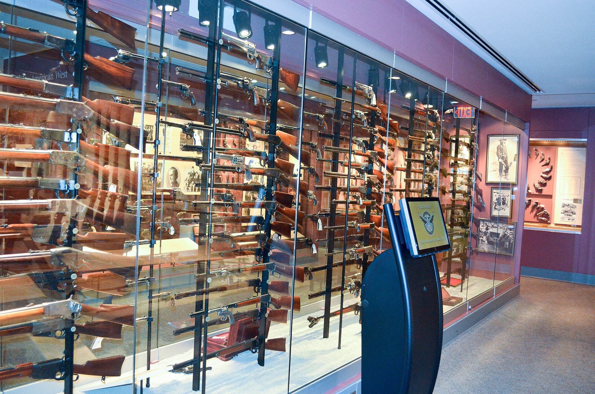Imagem de referência de National Firearms Museum, descrito nos dados abertos como museu em Virgínia, Estados Unidos