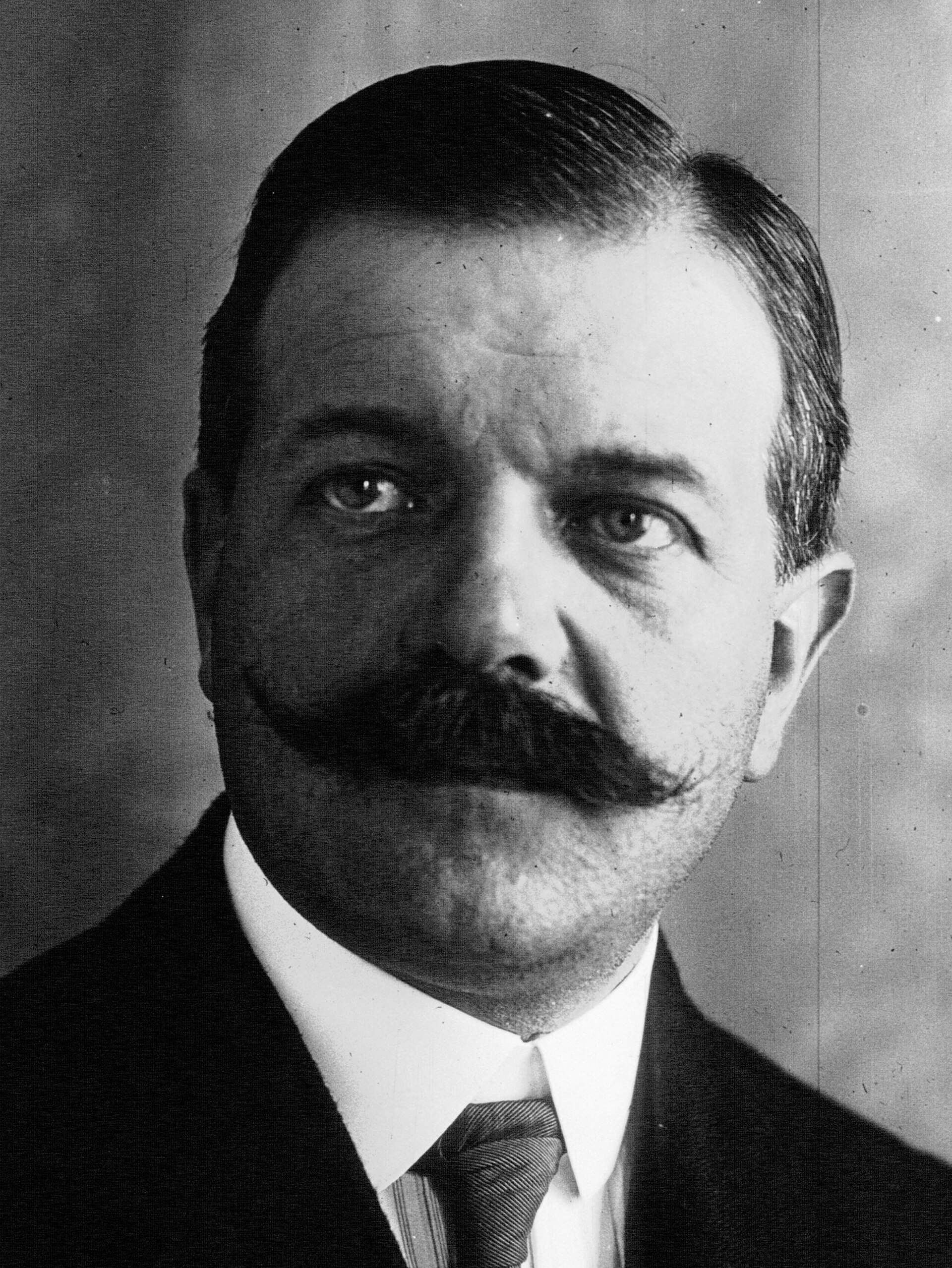 Imagem de referência relacionada a Charles Petiet, item descrito como registro de referência sobre Charles Petiet, organizado a partir de dados estruturados abertos