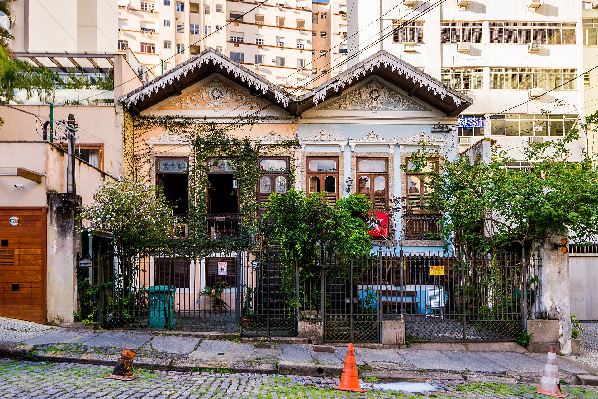 Imagem de referência de Edifício à rua Ribeiro de Almeida, nº 30, descrito nos dados abertos como bem tombado pelo INEPAC na cidade do Rio de Janeiro