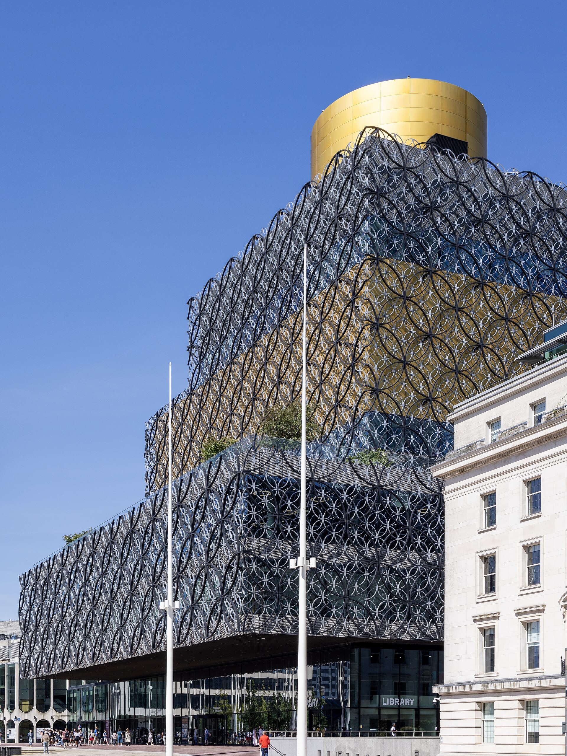 Imagem de referência de Biblioteca de Birmingham, descrito nos dados abertos como biblioteca pública na Inglaterra