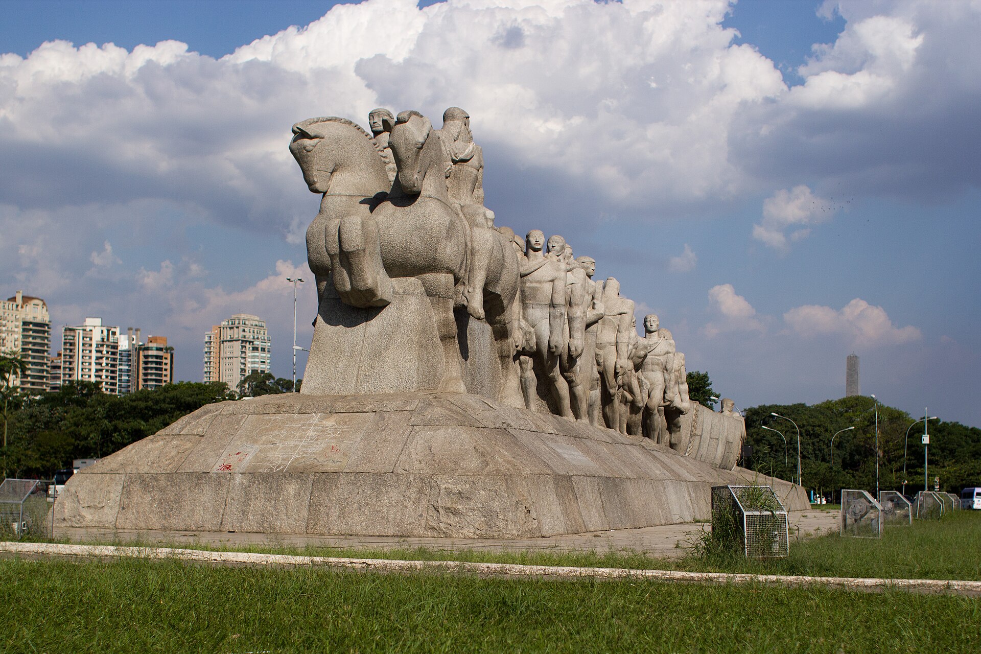 Imagem de referência de Monumento às Bandeiras, descrito nos dados abertos como monumento na cidade de São Paulo