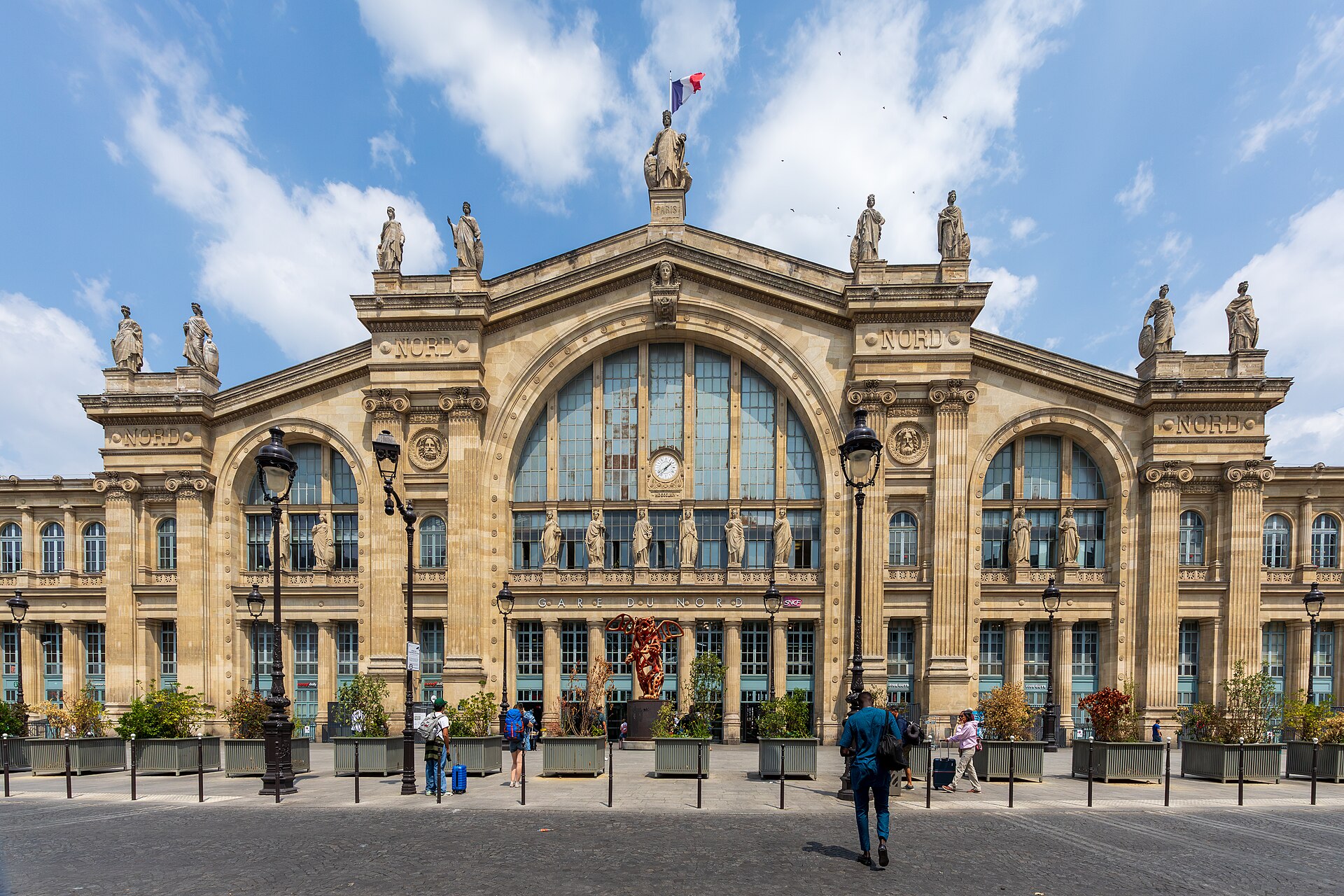 Imagem de referência de Gare du Nord, descrito nos dados abertos como estação ferroviária francesa