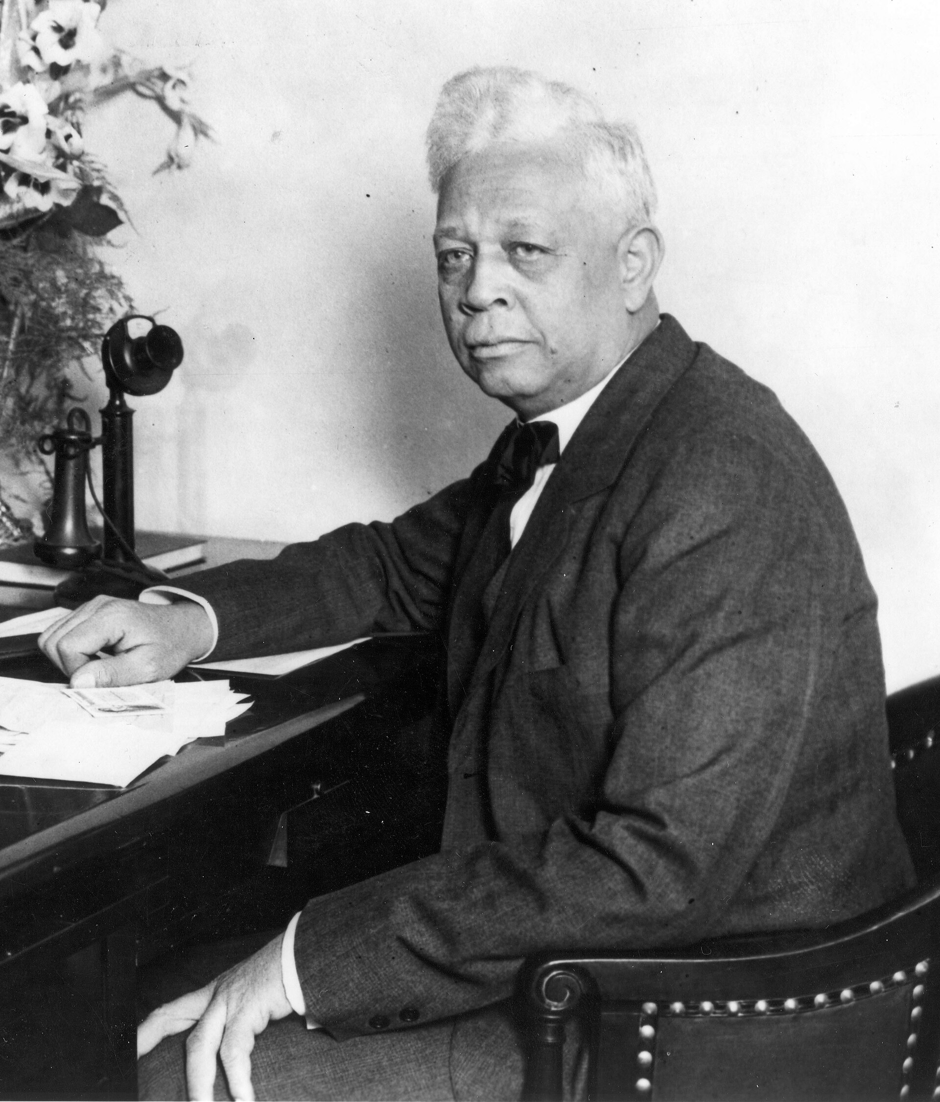 Imagem de referência de Oscar Stanton De Priest, descrito nos dados abertos como político americano