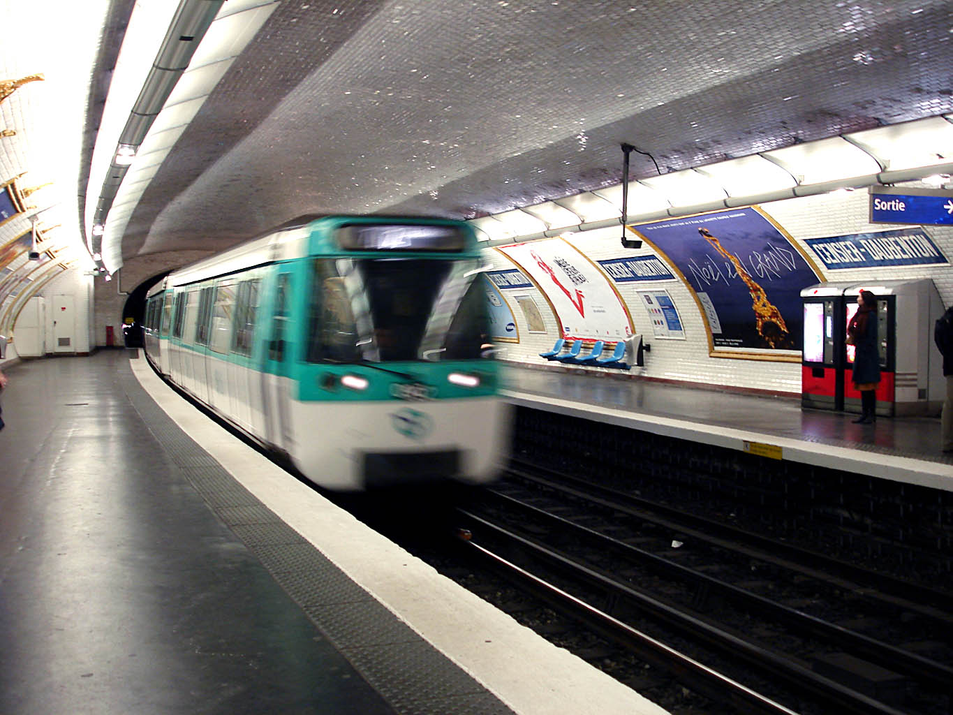 Imagem de referência de Censier - Daubenton, descrito nos dados abertos como estação do Metropolitano de Paris