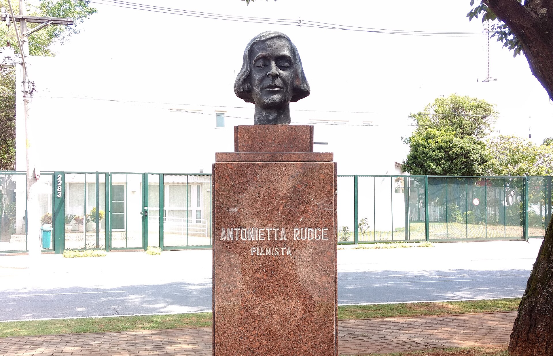Imagem de referência de Antonieta Rudge, descrito nos dados abertos como monumento localizado no Brasil