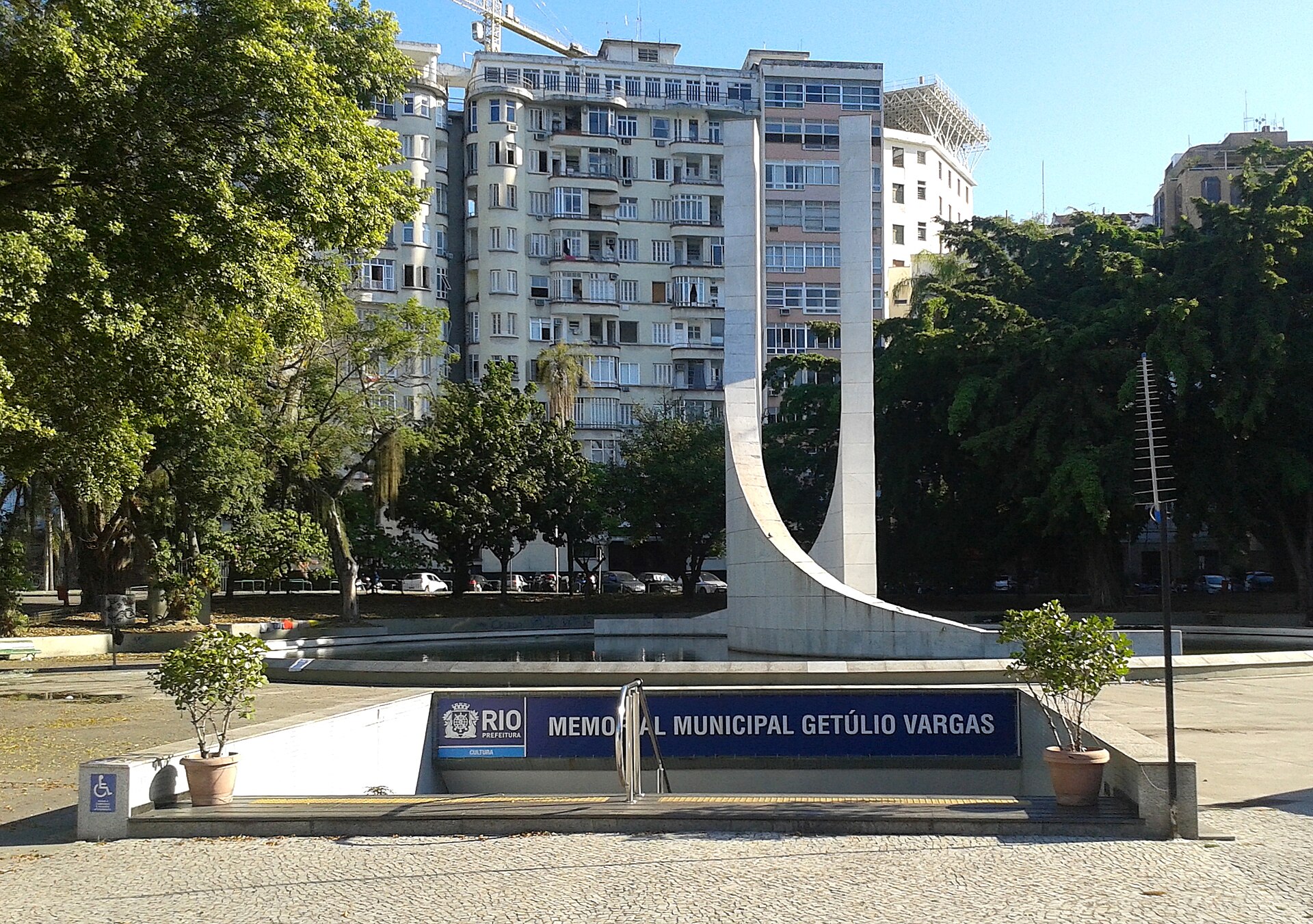 Imagem de referência de Memorial Getúlio Vargas (Rio de Janeiro), descrito nos dados abertos como centro Cultural na cidade do Rio de Janeiro, Brasil