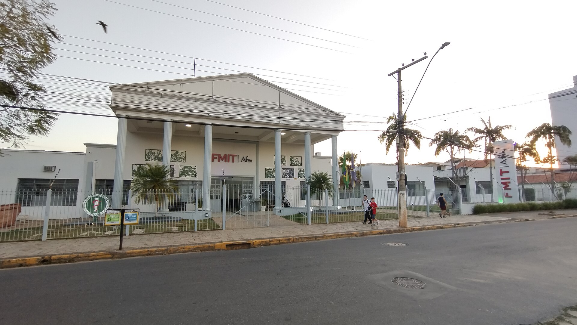 Imagem de referência de Faculdade de Medicina de Itajubá, descrito nos dados abertos como faculdade privada sem fins lucrativos em Itajuba, Minas Gerais