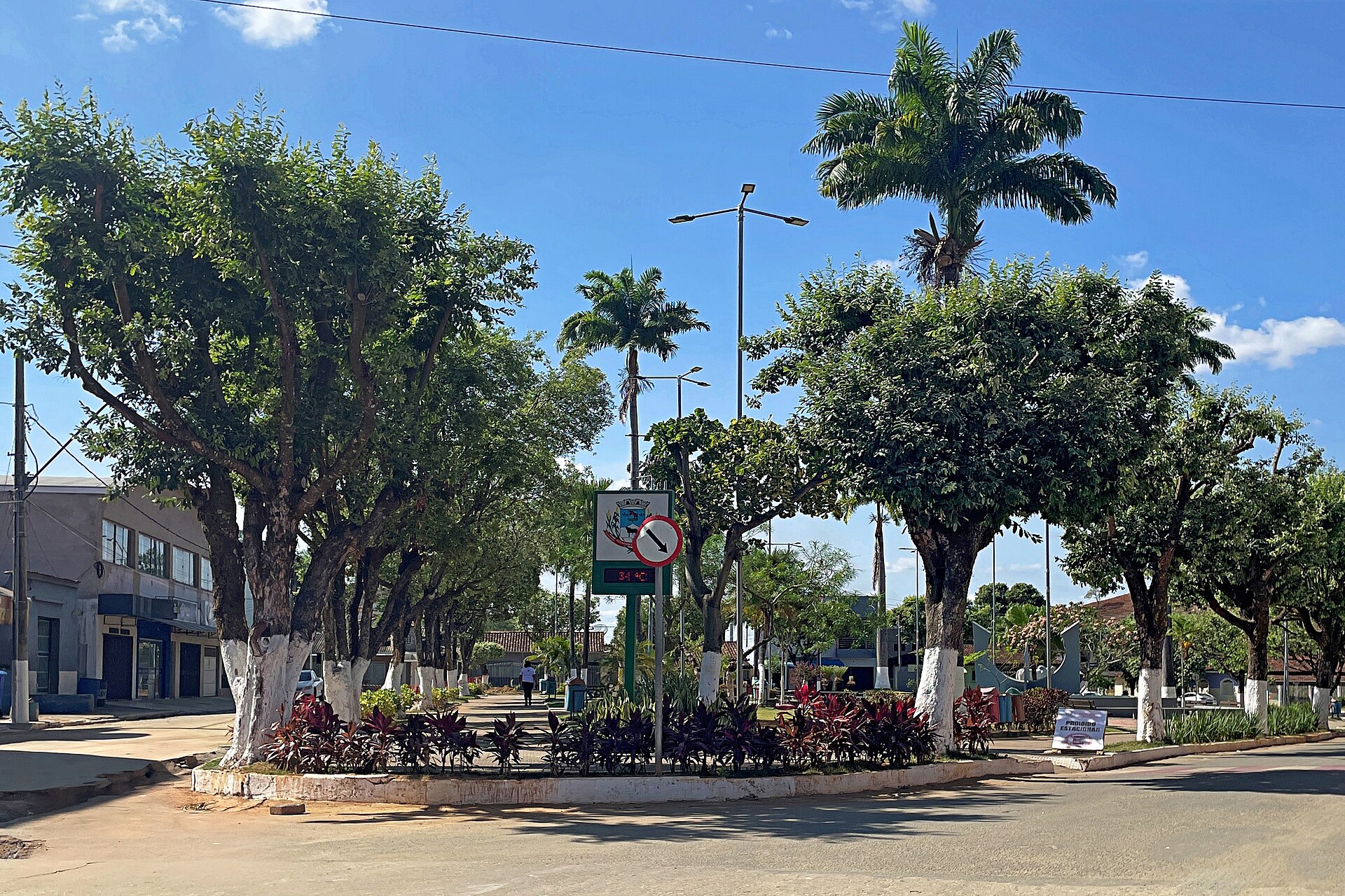 Imagem de referência de Fernandes Tourinho, descrito nos dados abertos como município brasileiro do estado de Minas Gerais