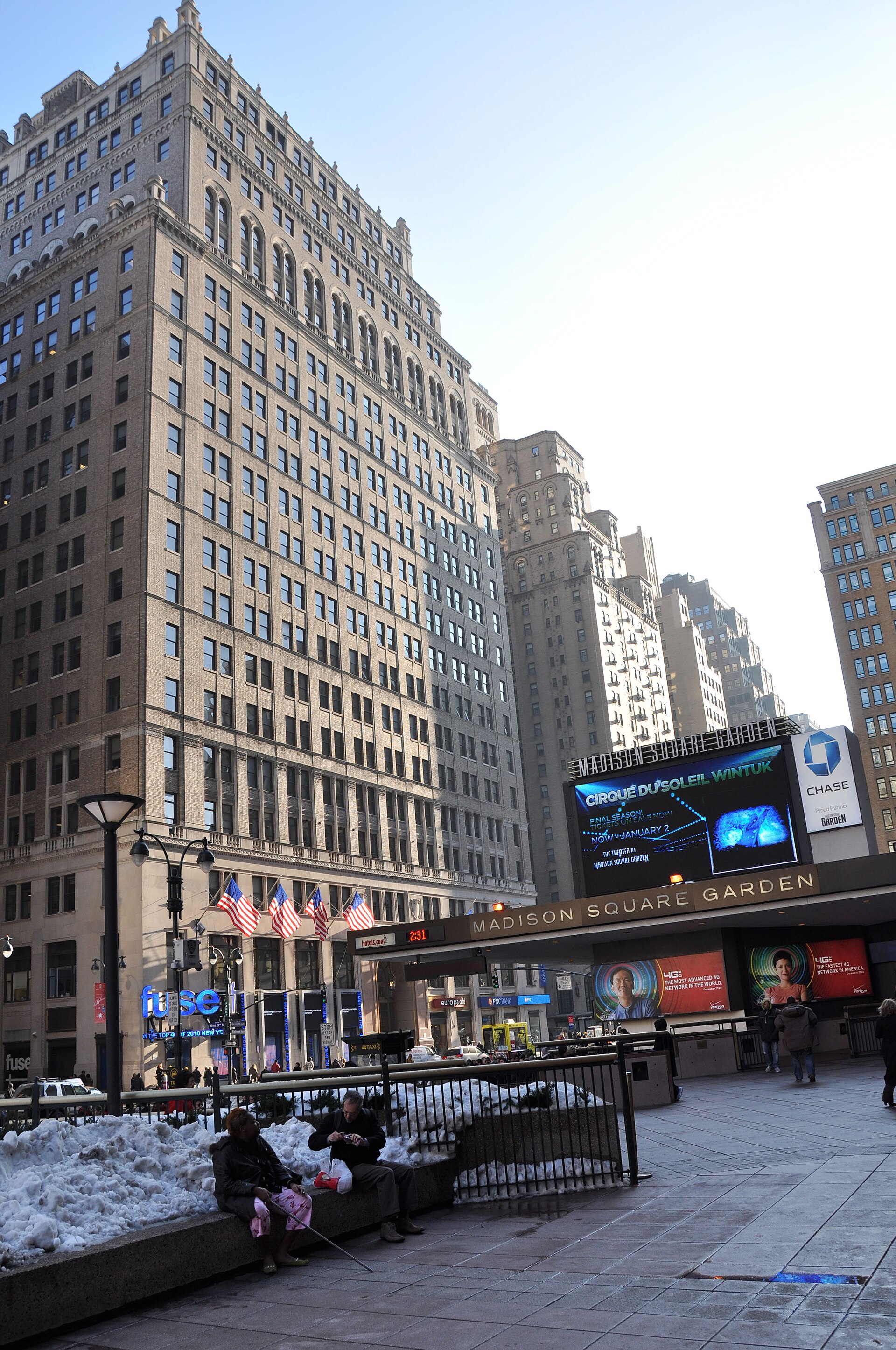 Imagem de referência de The Theater at Madison Square Garden, descrito nos dados abertos como teatro em Manhattan, Nova Iorque, Estados Unidos