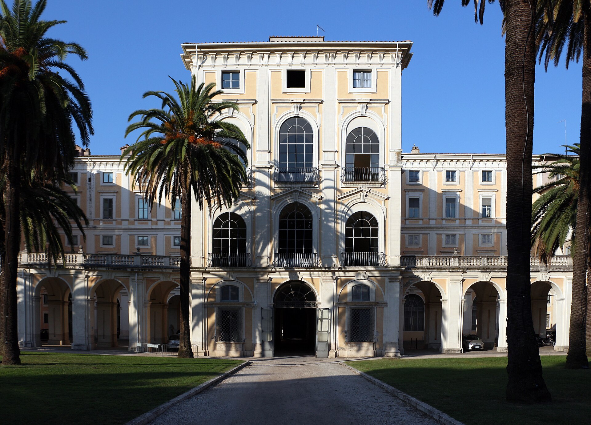 Imagem de referência de Galeria Nacional de Arte Antiga, descrito nos dados abertos como museu de arte em Roma
