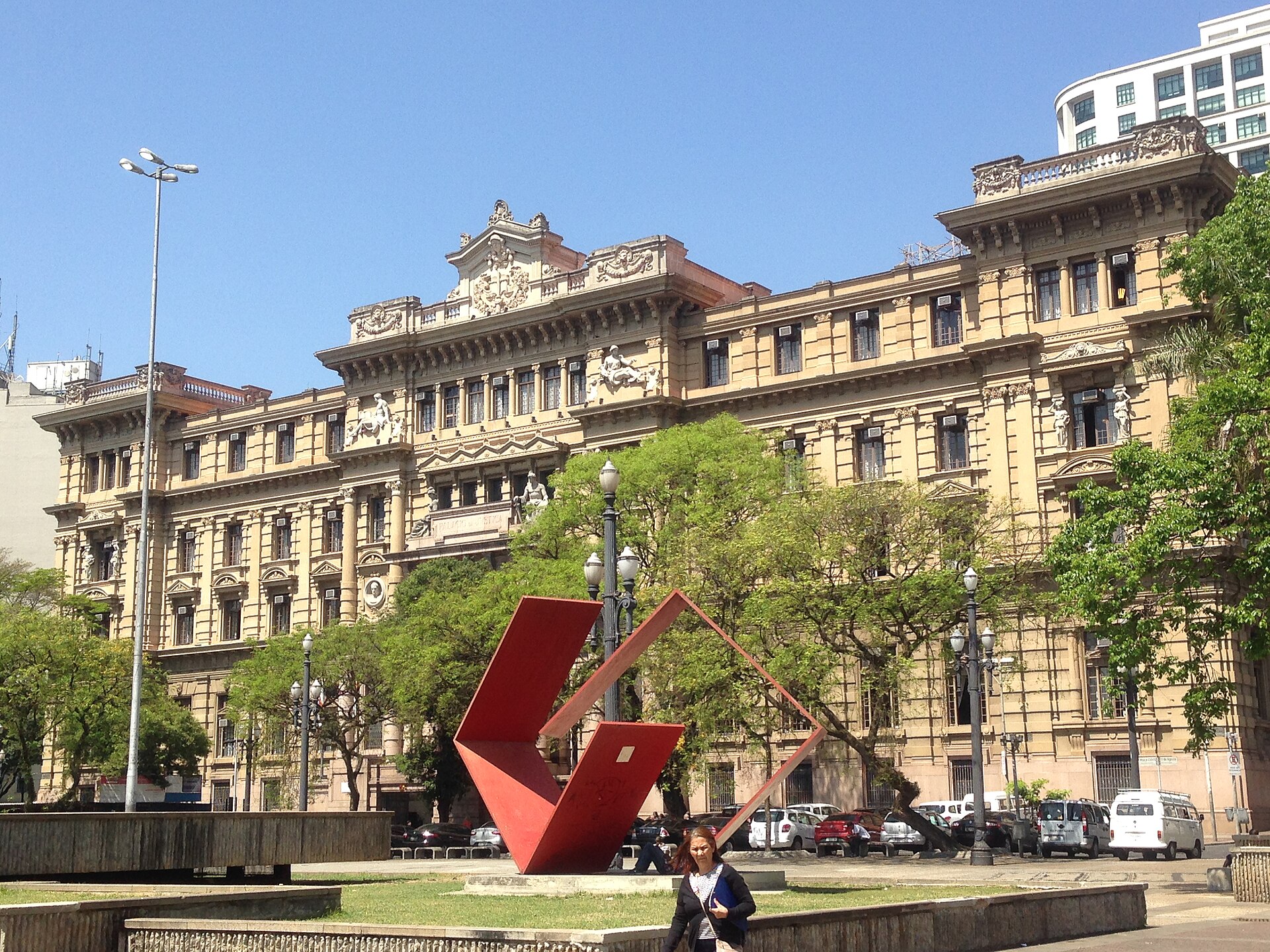 Imagem de referência de Palácio da Justiça de São Paulo, descrito nos dados abertos como prédio judicial em São Paulo