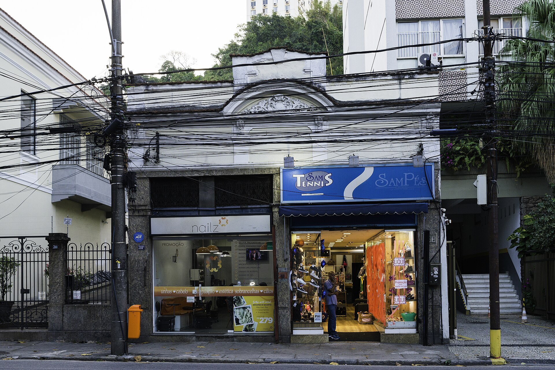 Imagem de referência de Edifício à rua das Laranjeiras, nº 388, descrito nos dados abertos como bem tombado pelo INEPAC na cidade do Rio de Janeiro