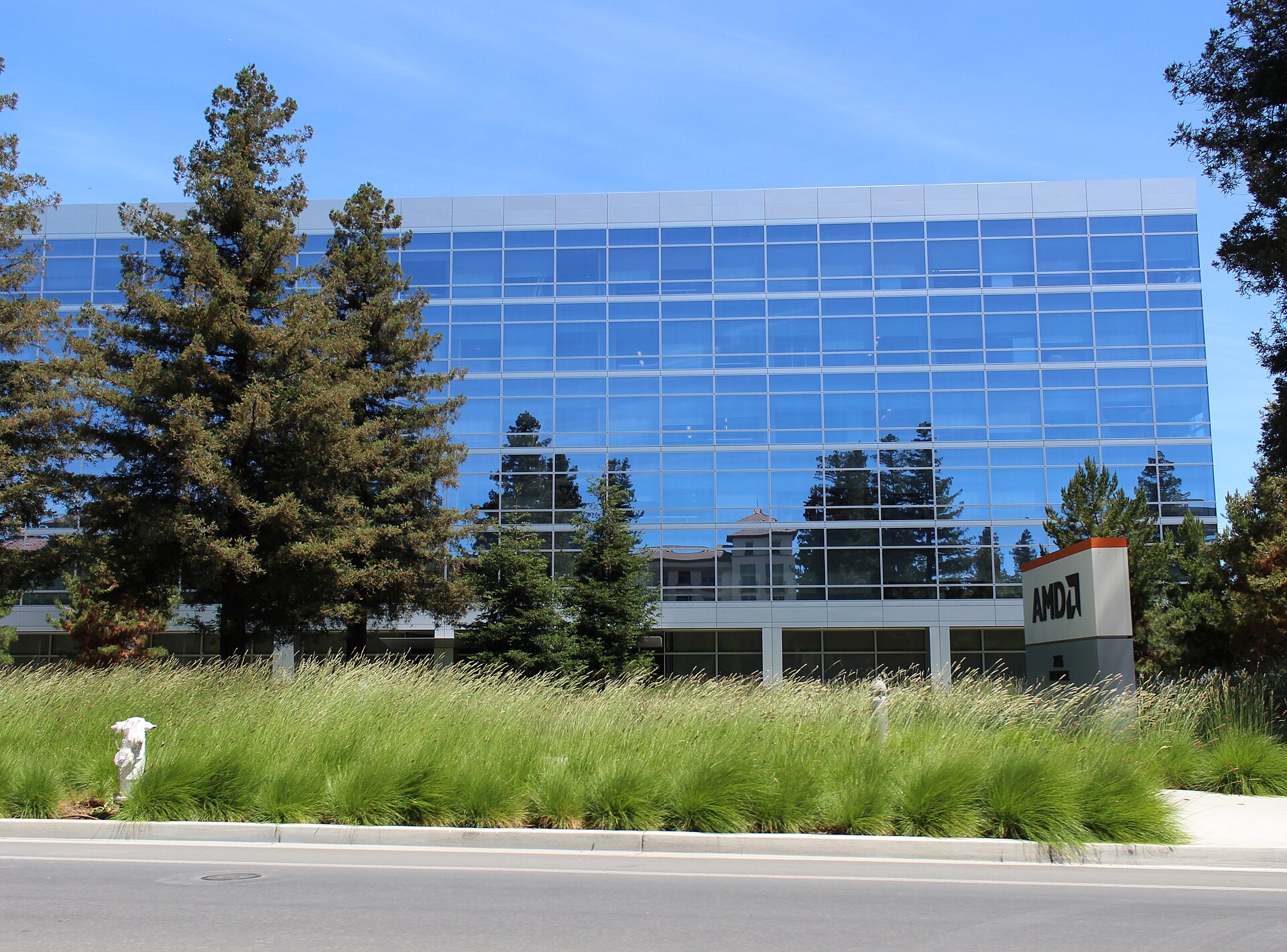 Imagem de referência de Advanced Micro Devices, descrito nos dados abertos como empresa norte-americana fabricante de semicondutores