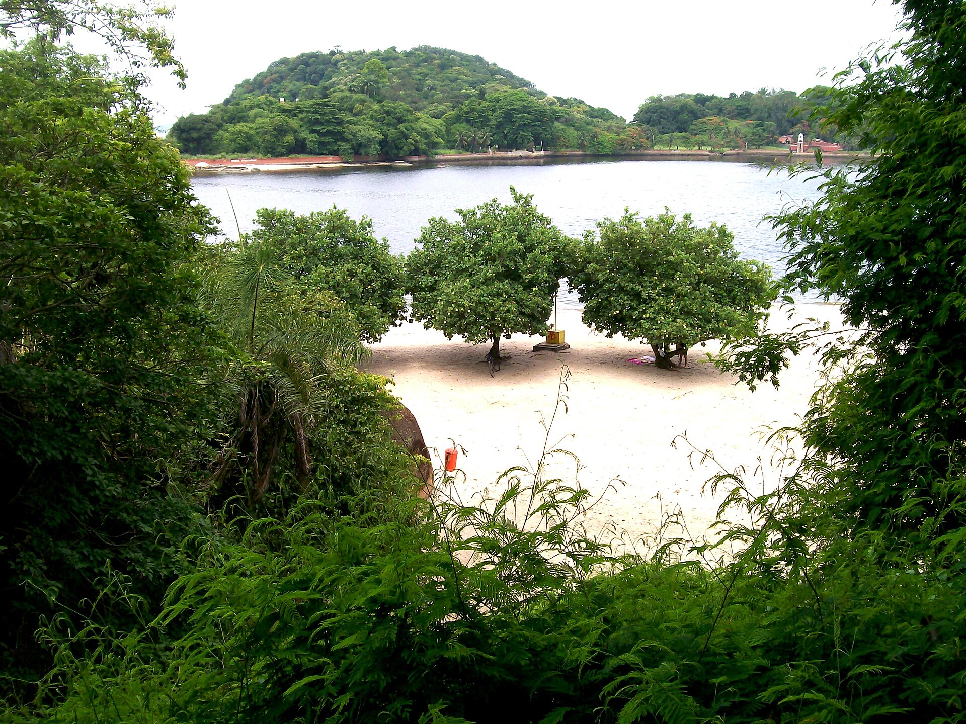 Imagem de referência de Ilha do Brocoió, descrito nos dados abertos como ilha no Rio de Janeiro