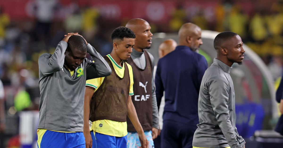 O técnico do Sundowns, Cardoso, pede responsabilidade coletiva após a eliminação na Champions League