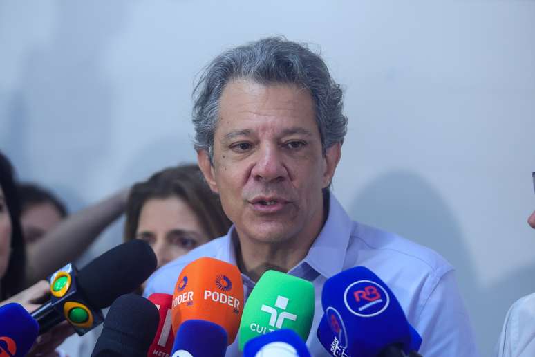 Fenômeno da cristalização dos votos pode diminuir impacto da derrota de Haddad na campanha de Lula, avaliam especialistas