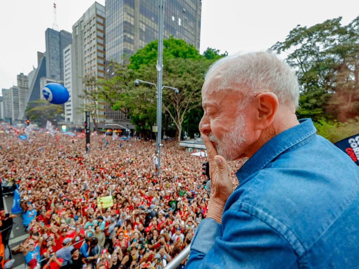 Apoiadores realizam atos pró-Lula no país inteiro neste domingo (11/10)
