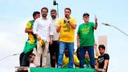 Fl&aacute;vio Bolsonaro pede que apoiadores conven&ccedil;am indecisos e diz que Lula ser&aacute; &lsquo;vingativo&rsquo; se reeleito