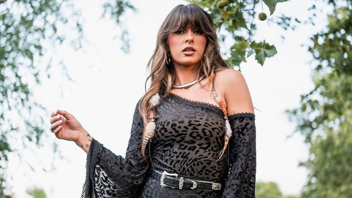 Ella Langley diz que o show cancelado 'não vale uma vida humana' após ameaça de bomba