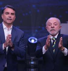 Debate entre o presidente Luiz Inácio Lula da Silva (PT) e Flávio Bolsonaro (PL) na Band Foto: Werther Santana/Estadão / Estadão