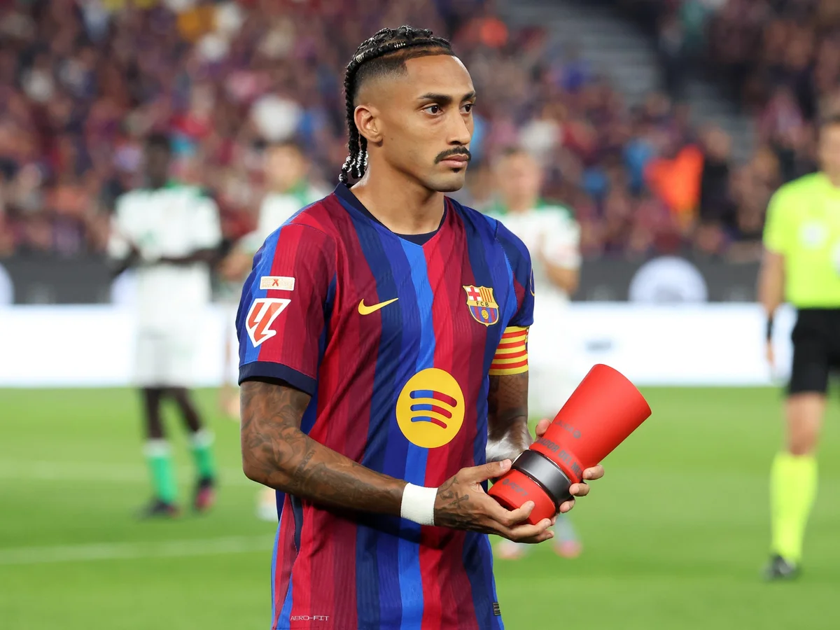 Raphinha retorna a jogar contra o Real Betis após lesão na Data Fifa
