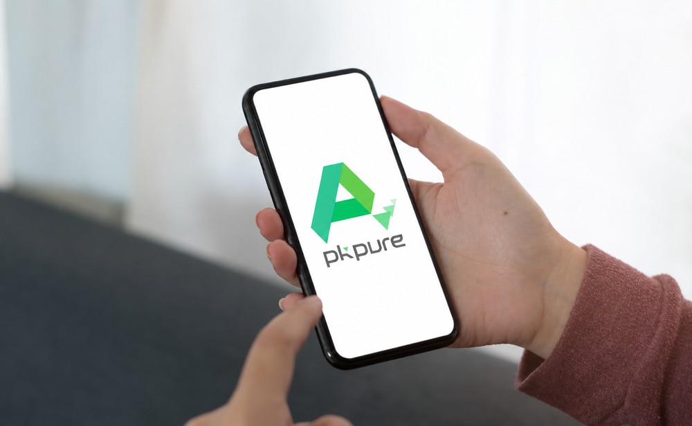 Entenda o que é e como funciona o APKPure — Foto: Reprodução/Vecteezy/APKPure/Editada com IA