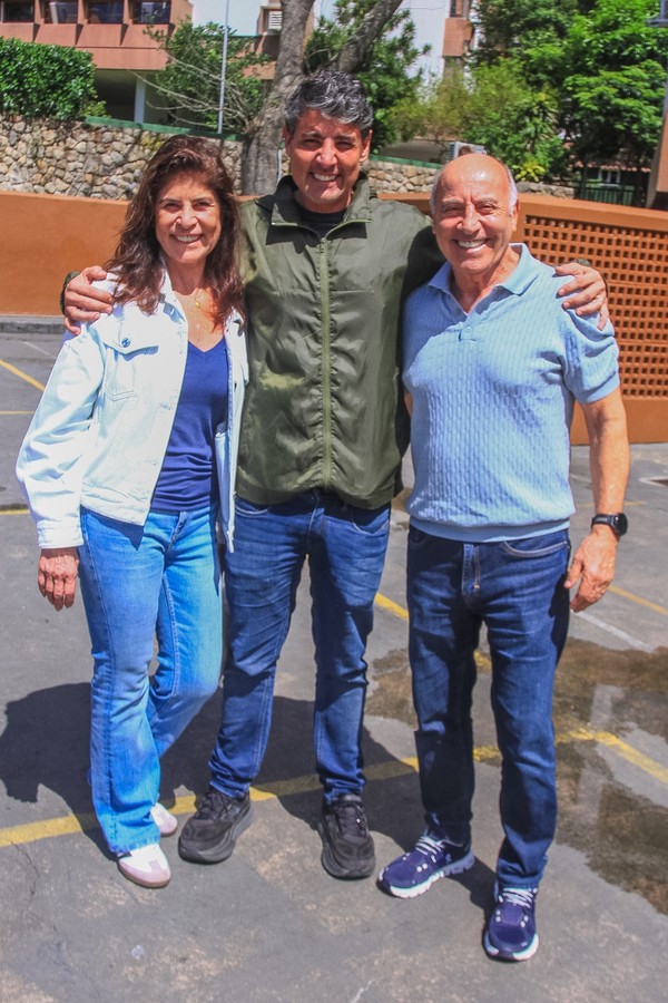 Famosos vão às urnas no 1º turno das Eleições 2026; veja fotos