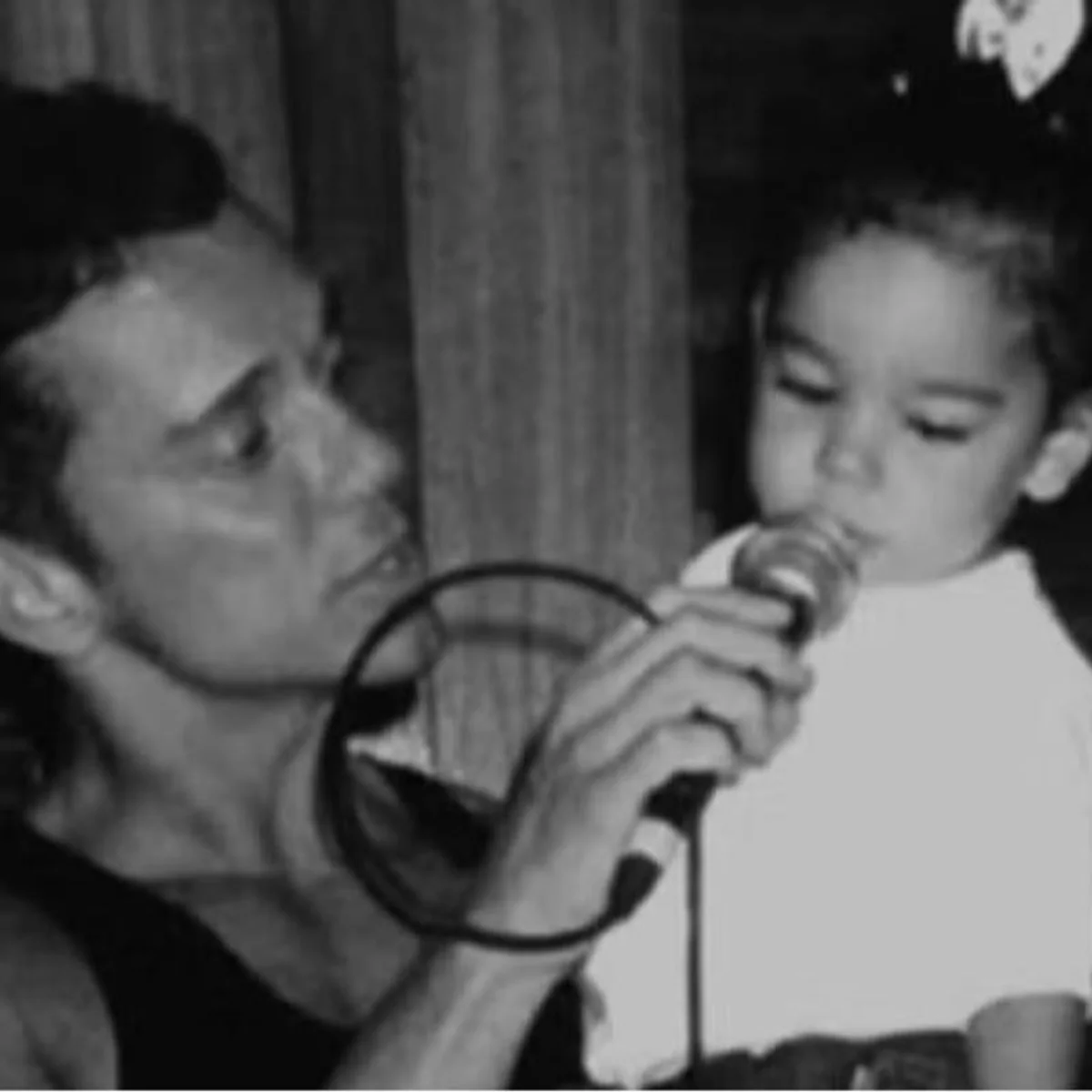 Filha única de Netinho posta vídeo inédito com o cantor e agradece carinho