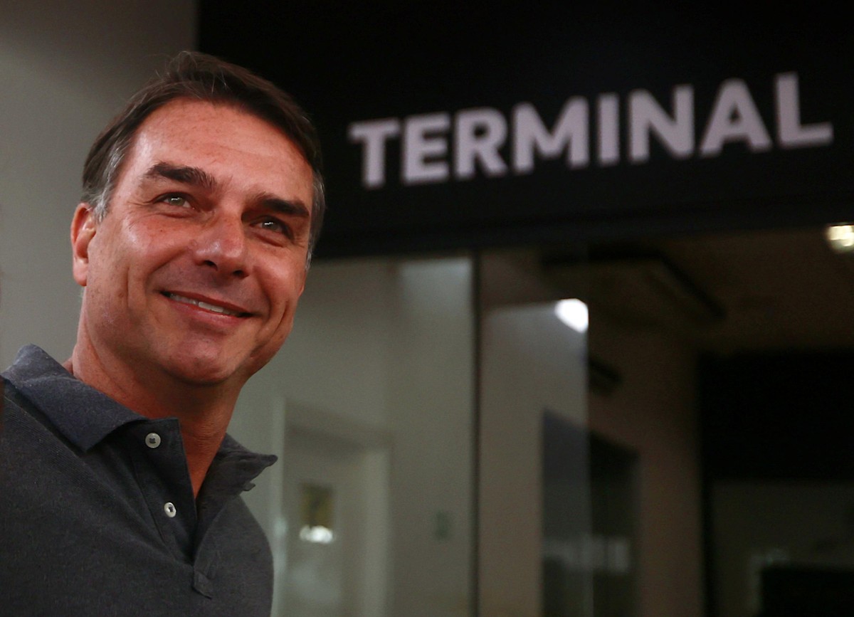 Após fuga de Flávio Bolsonaro, equipe jurídica descarta novas ações no TSE: ‘Não entraremos com mais nada’