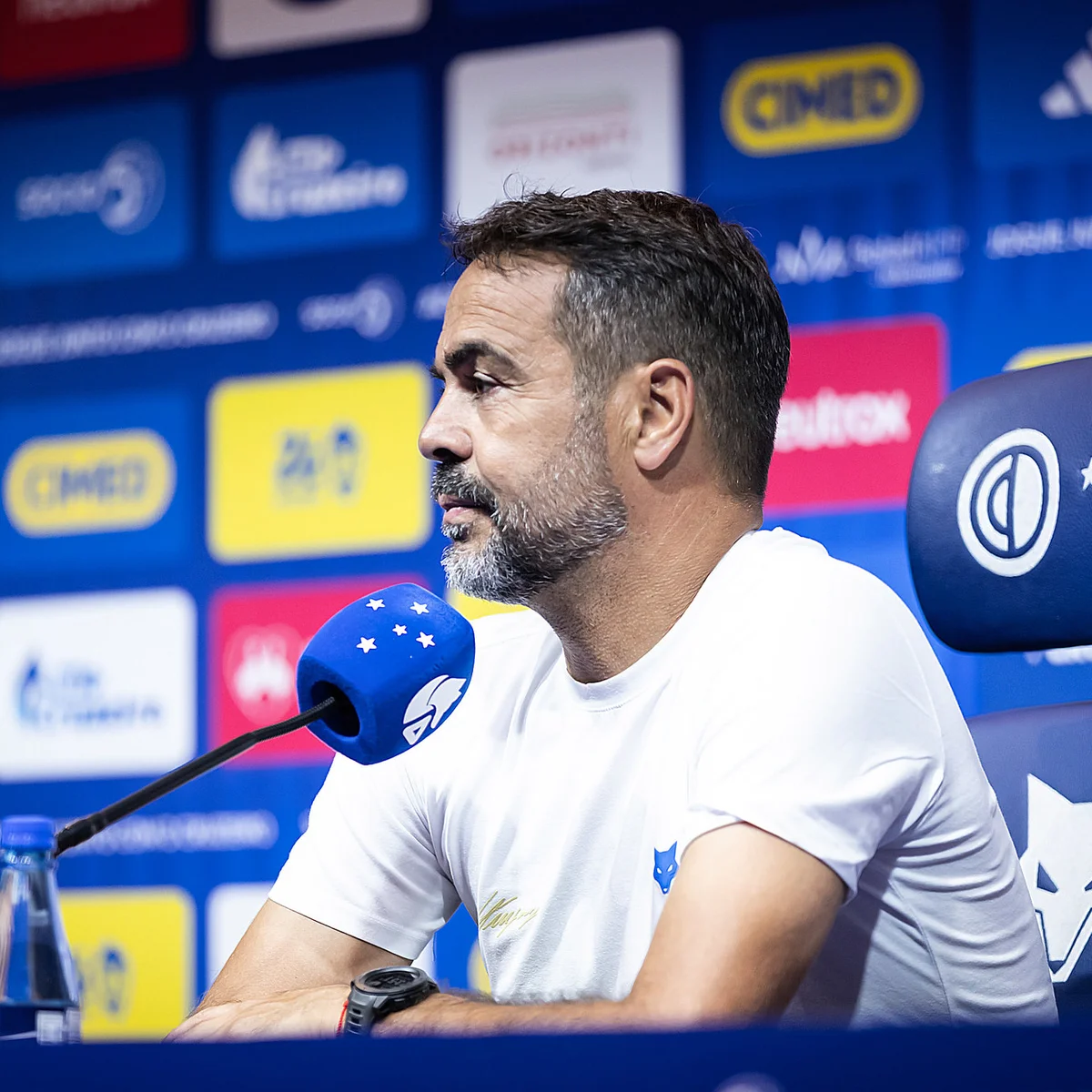 Artur Jorge reconhece superioridade do Cruzeiro: "Vitória justa"