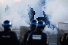 Protestos estudantis da França destacam uma crise de dívida que pode se espalhar para o resto da Europa
