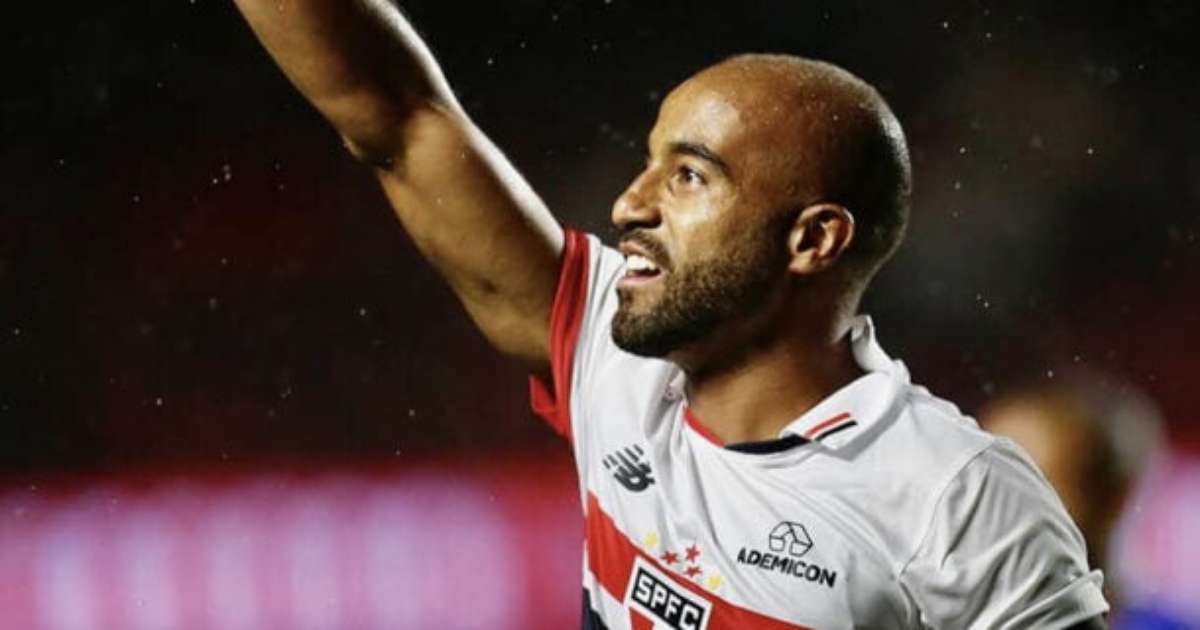 Lucas Moura retorna após cinco meses e se emociona com torcida