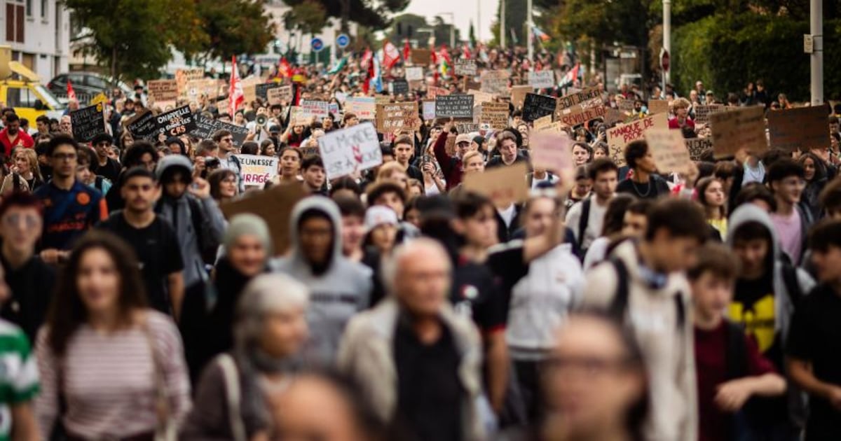 Protestos estudantis da França destacam uma crise de dívida que pode se espalhar para o resto da Europa