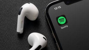 YouTube passa a identificar faixas feitas por IA no app de música