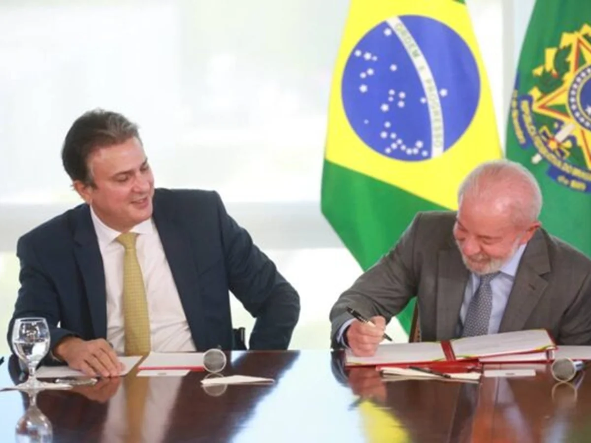 Lula se reúne com coordenação de campanha em dia de debate da Globo
